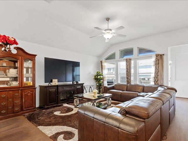 693 Spinnaker LOOP, Kyle, TX 78640