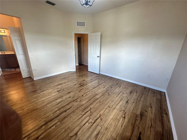 10800 NW 88th Ter 218, Doral, FL 33178