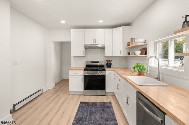 73 Colby Pl, Phillipsburg Town, NJ 08865