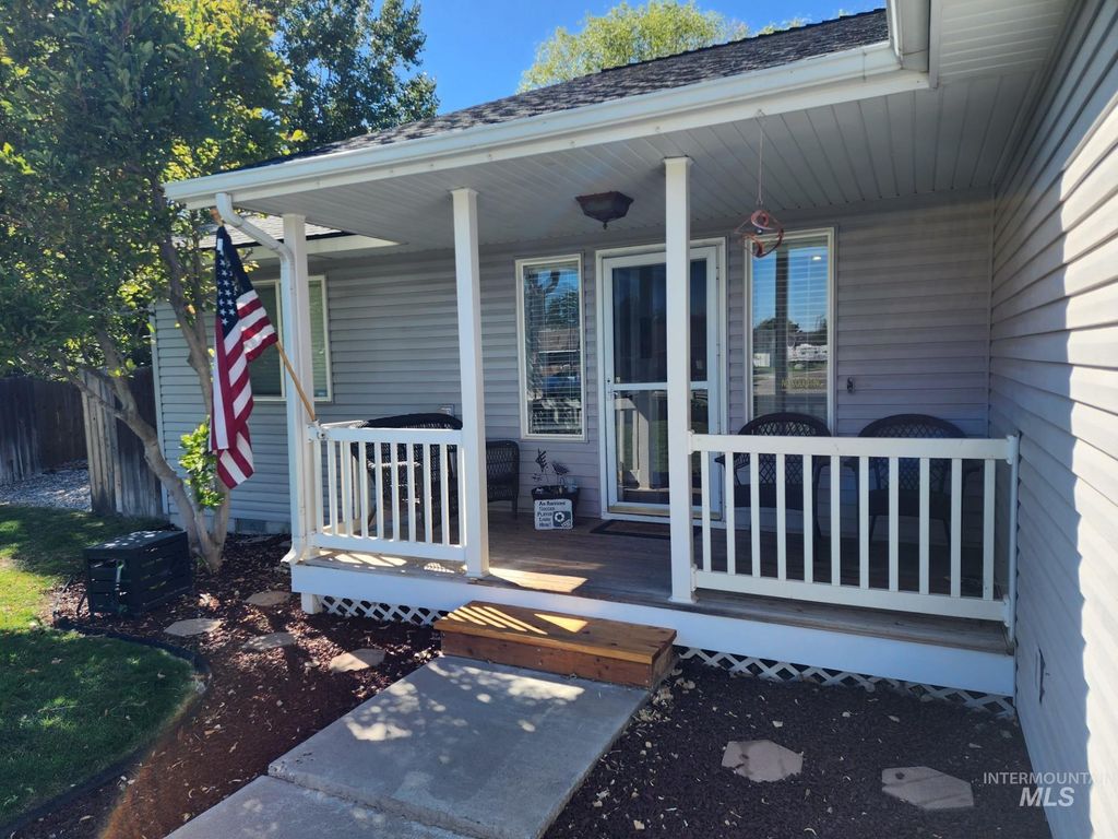 1445 Kyle Street, Mountain Home, ID 83647 photo 4