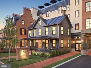 212 KING ST S #D, Leesburg, VA 20175