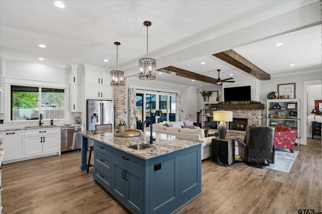 202 Winged Foot Dr, Hideaway, TX 75771