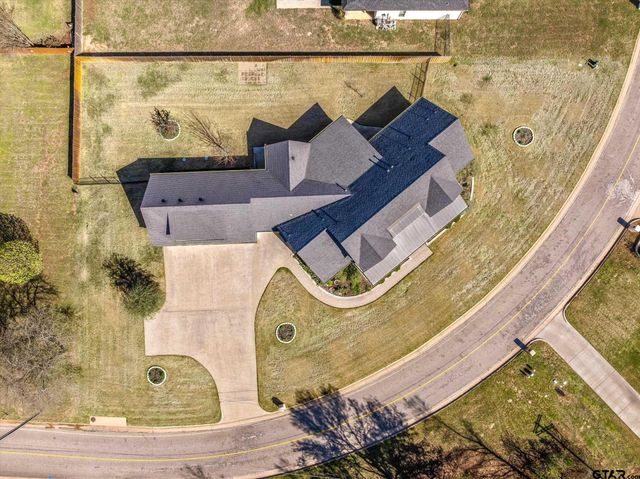 202 Winged Foot Dr, Hideaway, TX 75771