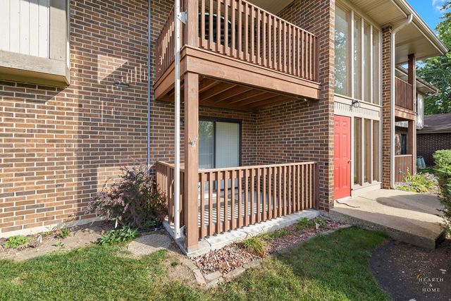 701 Garden Circle 3, Streamwood, IL 60107