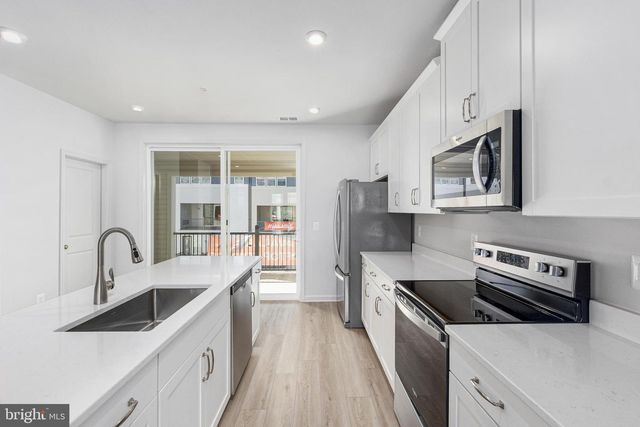 2506 NEABSCO COMMON PL, Woodbridge, VA 22191