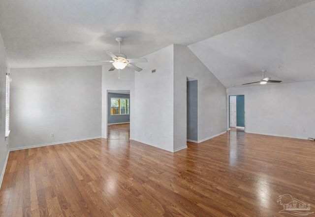 1739 Ivalea Cir, Navarre, FL 32566