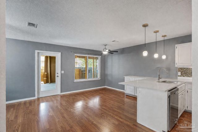1739 Ivalea Cir, Navarre, FL 32566