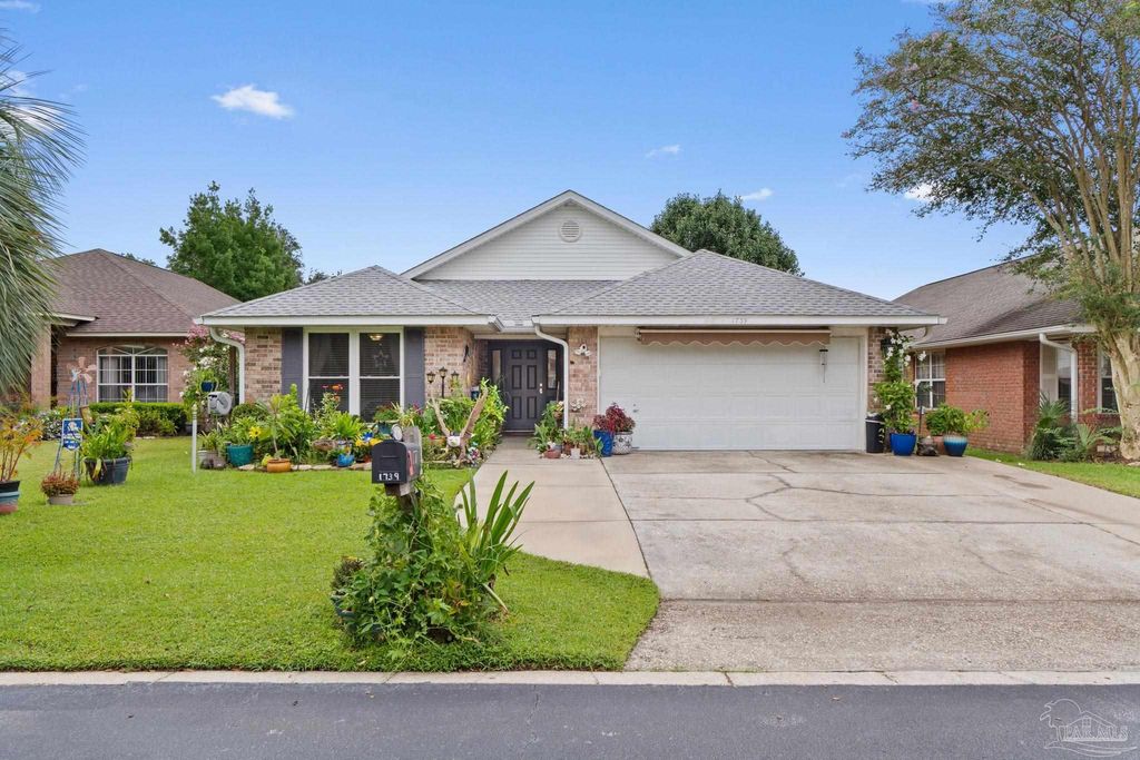 1739 Ivalea Cir, Navarre, FL 32566