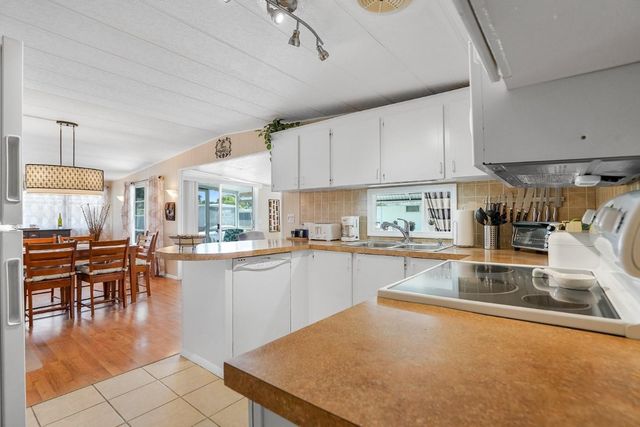 2001 SW 84th Avenue, Davie, FL 33324