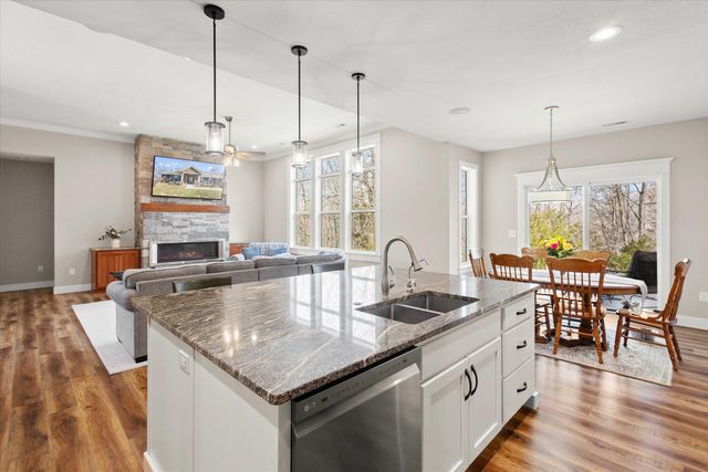 1062 S HIGHWAY UU, Columbia, MO 65203