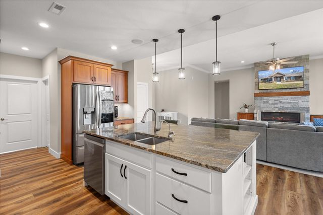 1062 S HIGHWAY UU, Columbia, MO 65203