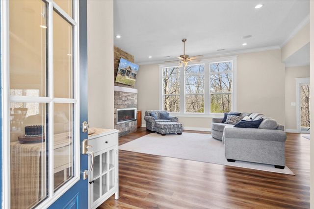 1062 S HIGHWAY UU, Columbia, MO 65203