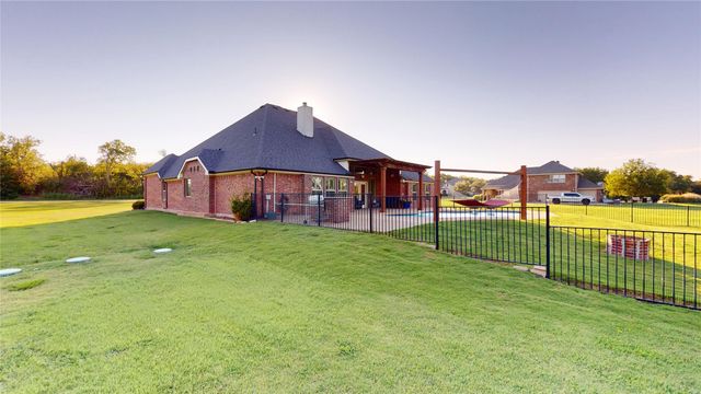 8 Chapel Hill Lane, Mclendon Chisholm, TX 75032