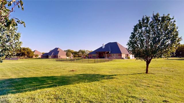 8 Chapel Hill Lane, Mclendon Chisholm, TX 75032