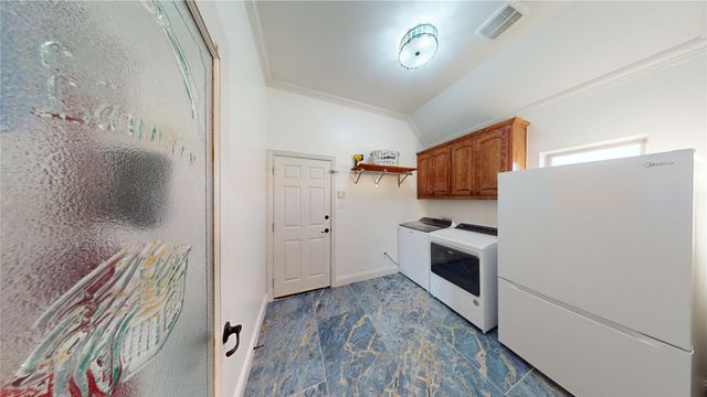 8 Chapel Hill Lane, Mclendon Chisholm, TX 75032