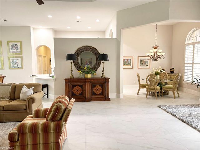 4991 Cerromar DR, Naples, FL 34112