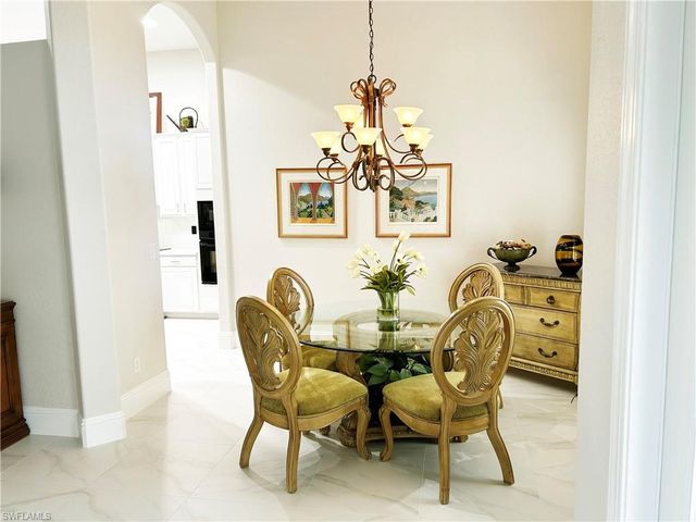4991 Cerromar DR, Naples, FL 34112