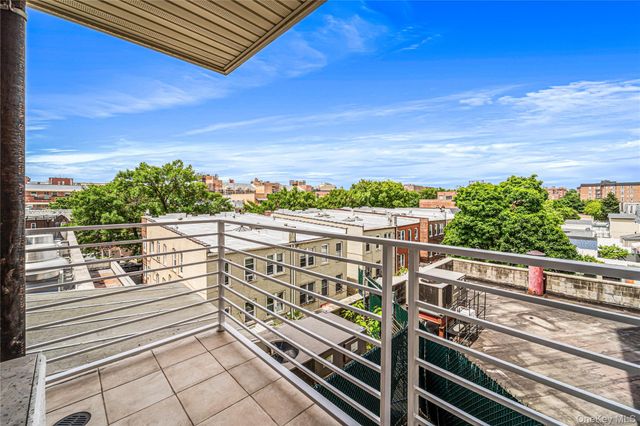 81-15 Queens Boulevard 4H, Elmhurst, NY 11373