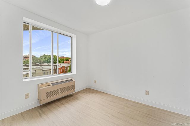 81-15 Queens Boulevard 4H, Elmhurst, NY 11373
