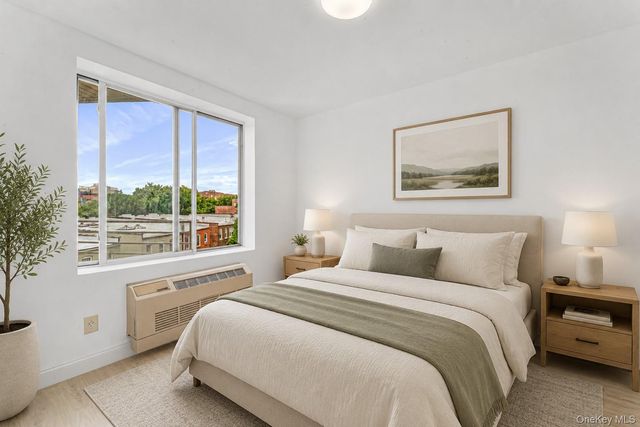 81-15 Queens Boulevard 4H, Elmhurst, NY 11373