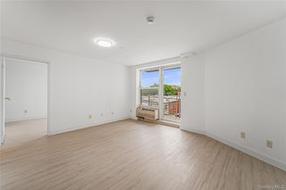 81-15 Queens Boulevard 4H, Elmhurst, NY 11373