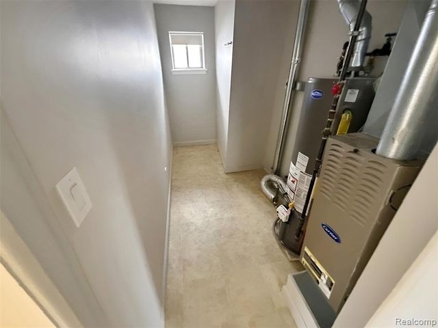 41 E Sheffield Avenue, Pontiac, MI 48340