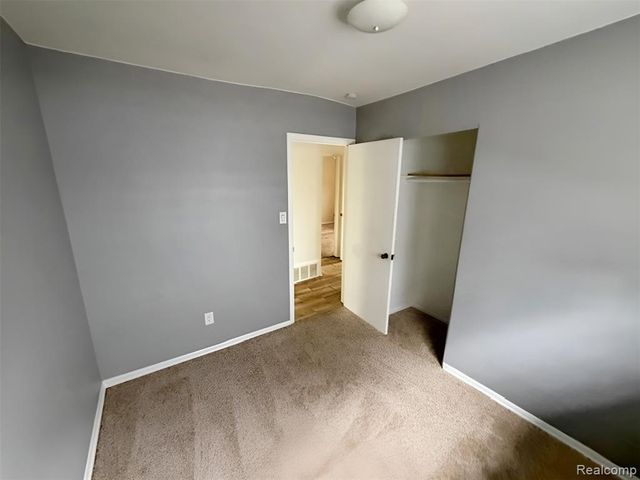41 E Sheffield Avenue, Pontiac, MI 48340