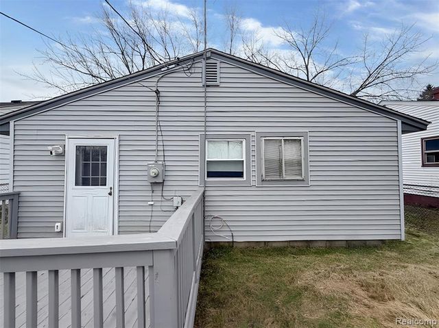 41 E Sheffield Avenue, Pontiac, MI 48340