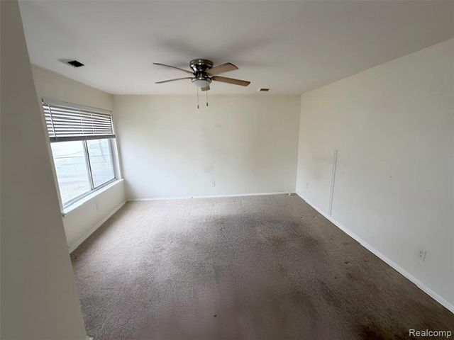 41 E Sheffield Avenue, Pontiac, MI 48340