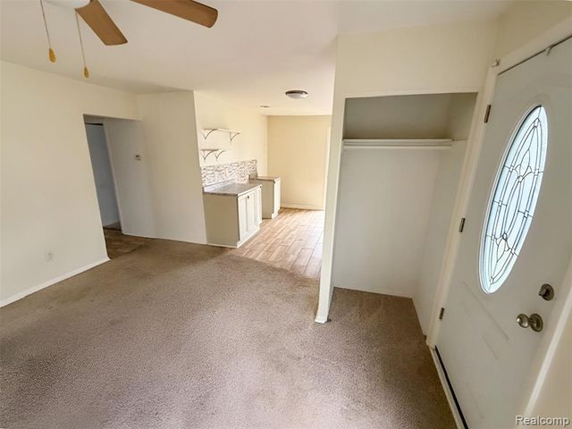 41 E Sheffield Avenue, Pontiac, MI 48340