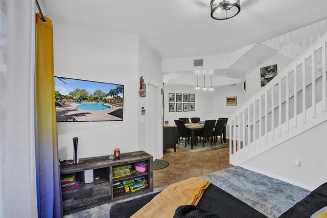 2315 Clipper Place, Fort Lauderdale, FL 33312