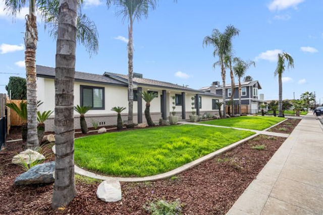 1707 W Whitendale Avenue, Visalia, CA 93277