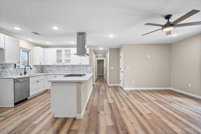 1707 W Whitendale Avenue, Visalia, CA 93277