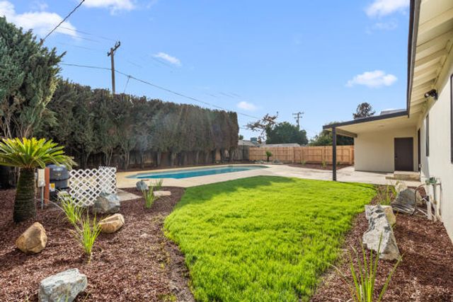 1707 W Whitendale Avenue, Visalia, CA 93277