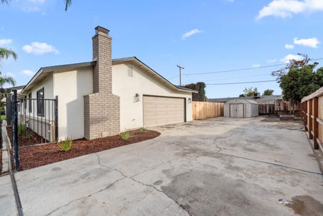 1707 W Whitendale Avenue, Visalia, CA 93277