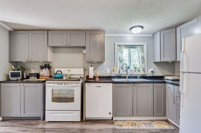 14931 SW 158th Ter, Rose Hill, KS 67133