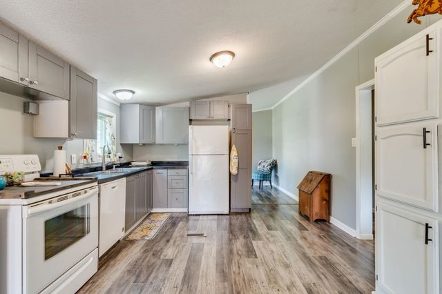 14931 SW 158th Ter, Rose Hill, KS 67133