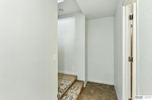 7505 S 180th Avenue, Omaha, NE 68136