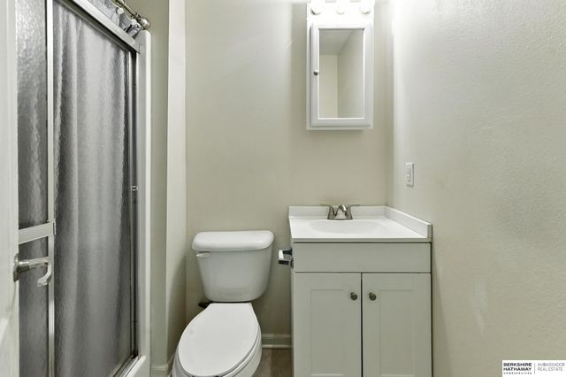 7505 S 180th Avenue, Omaha, NE 68136