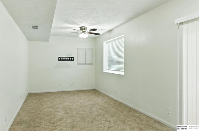 7505 S 180th Avenue, Omaha, NE 68136