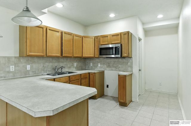 7505 S 180th Avenue, Omaha, NE 68136