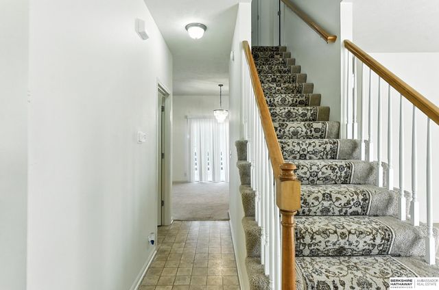 7505 S 180th Avenue, Omaha, NE 68136