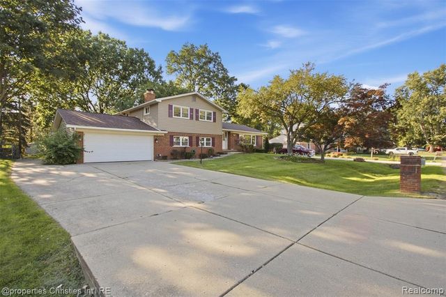 36521 Gloucester Drive, Clinton Township, MI 48035