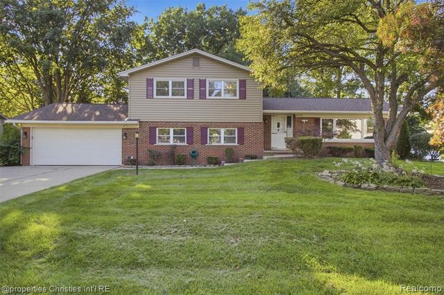 36521 Gloucester Drive, Clinton Township, MI 48035