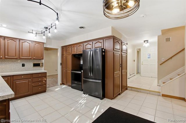 36521 Gloucester Drive, Clinton Township, MI 48035
