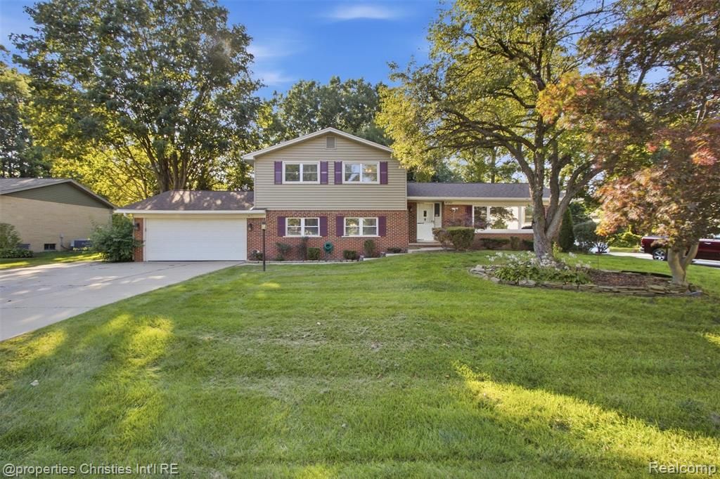 36521 Gloucester Drive, Clinton Township, MI 48035