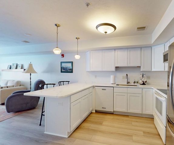 23 Greenleaves 107, Amherst, MA 01002