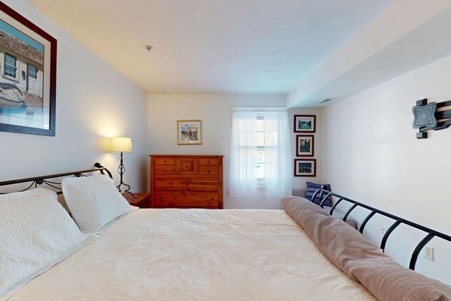 23 Greenleaves 107, Amherst, MA 01002