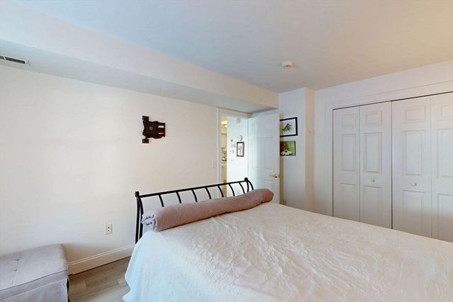 23 Greenleaves 107, Amherst, MA 01002