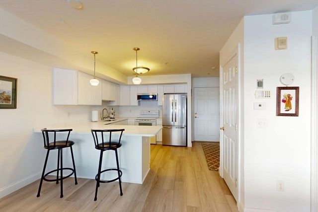 23 Greenleaves 107, Amherst, MA 01002